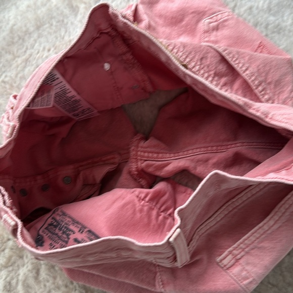 Levi's® Premium
501® ORIGINAL FIT HIGH RISE CUTOFF SHORTS, Pink,
Size 31 NWOT - Picture 9 of 14
